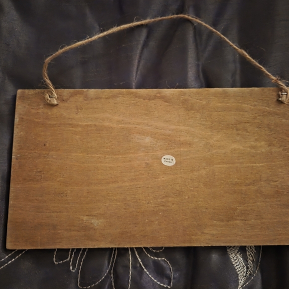 Frog Welcome Sign - Picture 2 of 2